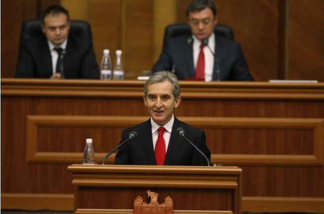 "PCRM vrea sa mai dea azi o lovitura, sa darame Guvernul" Cum ii critica Iurie Leanca pe comunisti, intr-un discurs din 2013