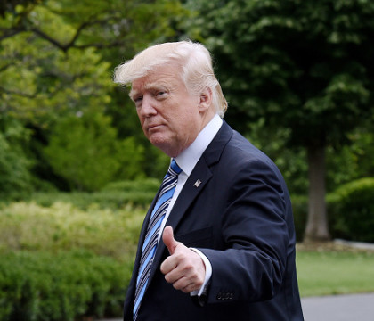 Senatorii i-au cerut presedintelui Donald Trump sa predea orice inregistrari ale discutiilor purtate cu fostul director FBI