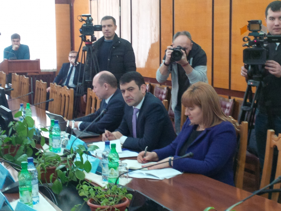 Va putea sa-i convinga? Premierul desemnat are astazi discutii cu PL si PCRM 