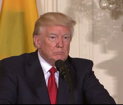 Donald Trump, intrebat daca ar fi incercat sa opreasca ancheta FBI in cazul lui Michael Flynn: Nu! Alta intrebare!