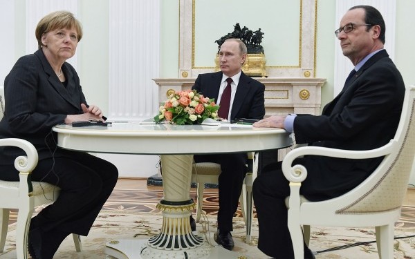 Criza in Ucraina. Hollande, Porosenko, Putin si Merkel au constatat "progrese" in implementarea Acordului de la Minsk
