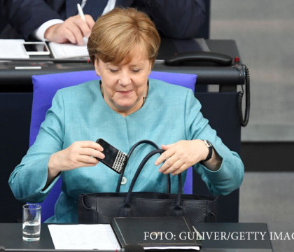Angela Merkel isi lanseaza campania, la cateva luni dupa rivalul ei. Ce se intampla cu politica privind imigrantii