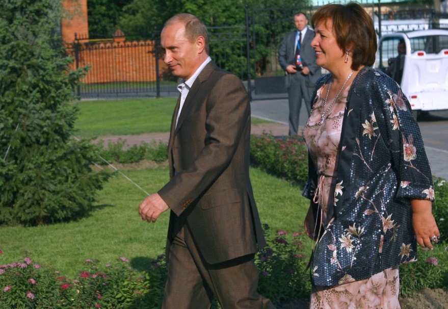 "Mi-a spus ca ma iubeste si mi-a propus sa facem nunta in iulie" Marturisirile fostei sotii a lui Putin despre cum a fost cucerita