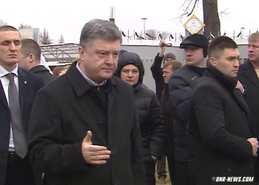 Petro Porosenko, INFURIAT: Presedintele ucrainean a ridicat vocea la un grup de protestatari - VIDEO