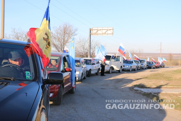 Euforia continua! Un grup de gagauzi a defilat cu masinile prin Ceadir-Lunga, celebrand rezultatul alegerilor - VIDEO