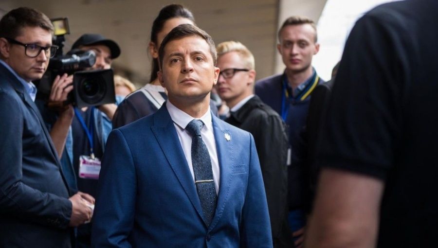 Nu prea mai este loc de surprize in Ucraina: Actorul de comedie Zelenski este mult in fata lui Porosenko in sondajele dinaintea turului doi al prezidentialelor