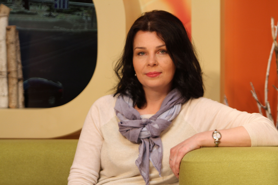 A revenit din Belgia acasa pentru a-si lansa noua carte - „Bocete de nunta”. Lilia Calancea: „Am devenit scriitoare aproape accidental. Nu era sa scriu in Moldova.”