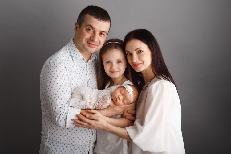 A devenit mama pentru a doua oara la inceputul acestui an, insa abia acum a afisat primele imagini cu fetita ei. Nicoleta Sava-Hanganu: "Cand am realizat sedinta foto, Valeria avea 10 zile."
