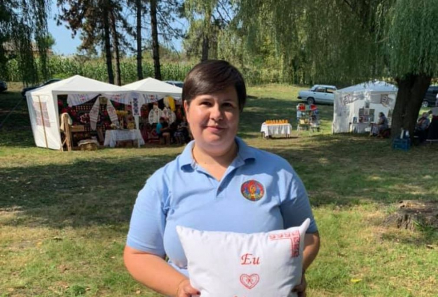 Victoria Dunford – femeia care demonstreaza ca poti fi departe de casa, dar mereu cu sufletul aici
