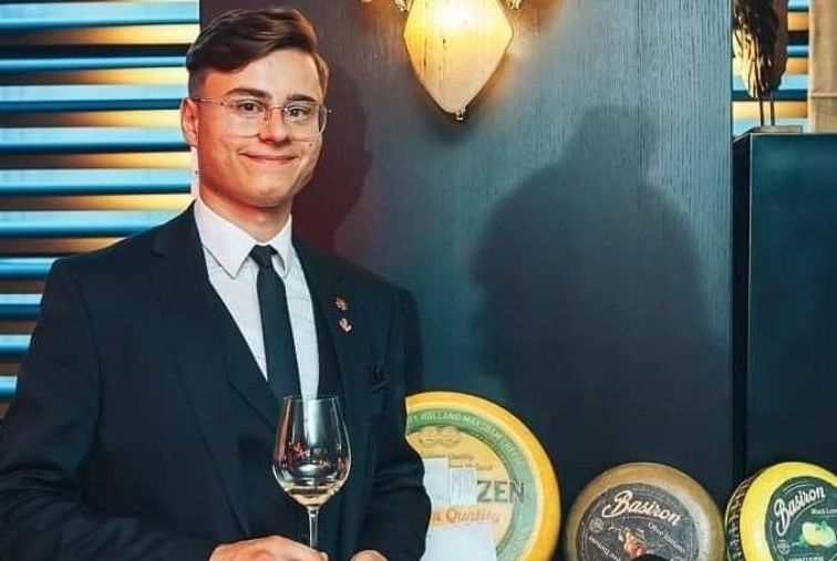 In campania PRO TV - 20 Years Challenge se regaseste si cel mai tanar somelier din Republica Moldova. Cunoaste-i povestea lui Daniel Frumusachi