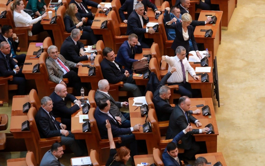 Live Update Guvernul Dancila Va Fi Demis Dupa Ce Motiunea De Cenzura A Fost Adoptata