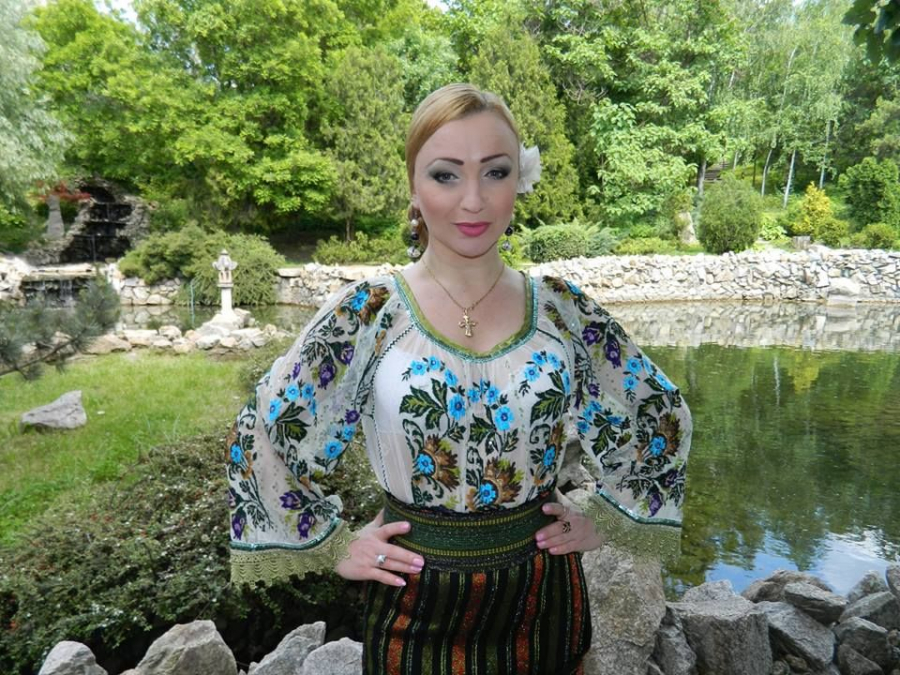 Interpreta Oxana Craciun - un nou videoclip! „E unul mai traditional. Imi place imaginea sa fie axata pe interpret.”