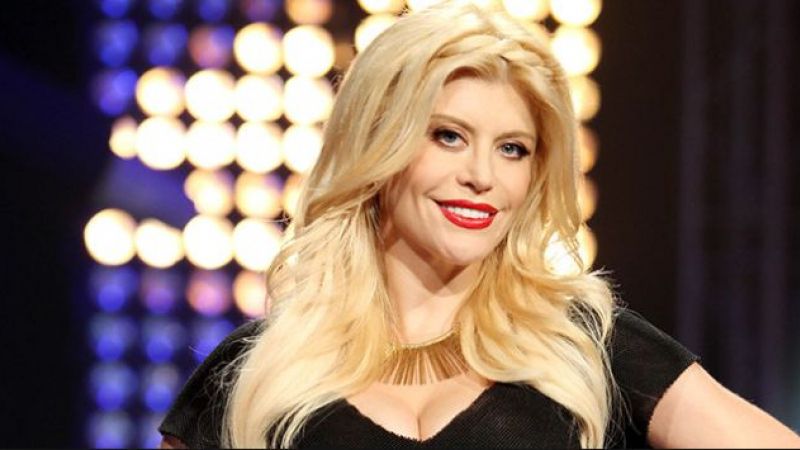 Loredana Groza Ne Arata Nu Doar Sanii Ci Si Lenjeria Intima Video