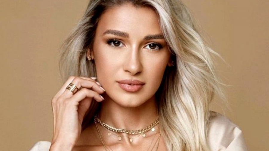 Alina Eremia - primele declaratii dupa operatia suferita. Cum se simte cantareata?