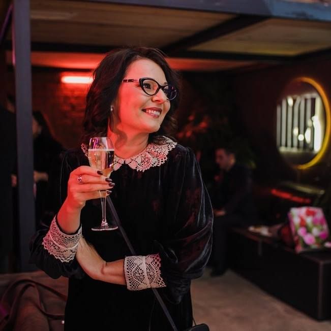 Inca o zi Craciunul de-ar mai fi: Viorica Nagacevschi a lansat un volum de colinde si cantece de Craciun