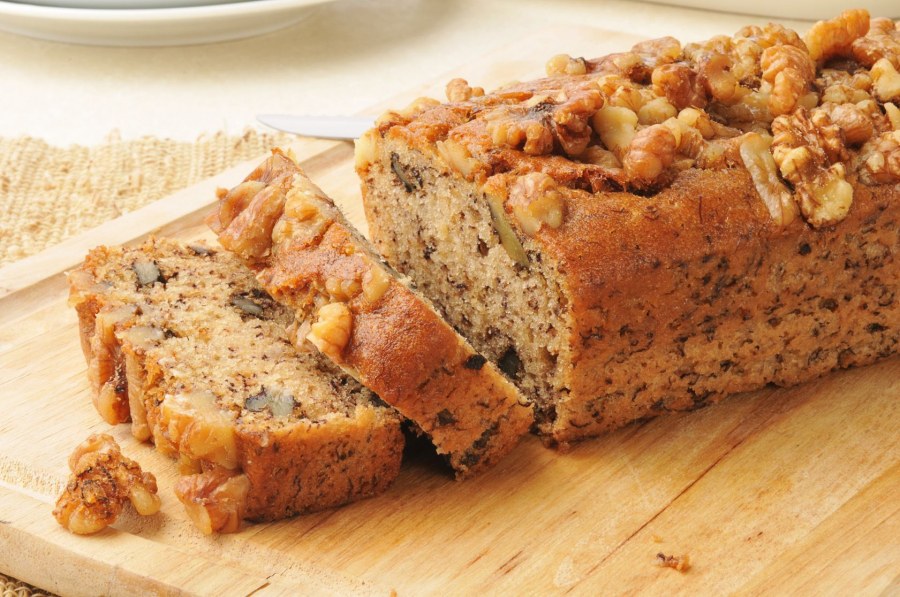 Cum Sa Prepari Cel Mai Delicios Chec Cu Iaurt Nuci Si Fructe Conservate