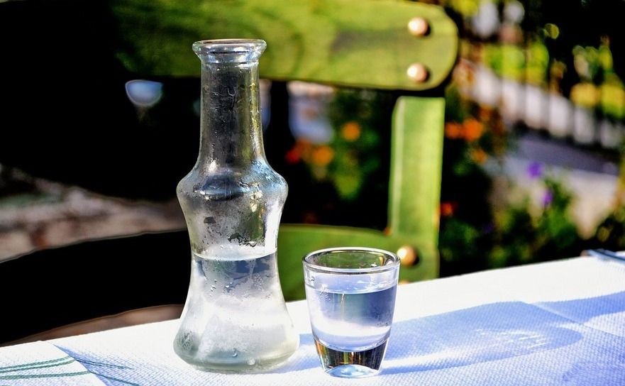 Consumul de votca poate ucide virusul COVID-19? Adevar sau mit