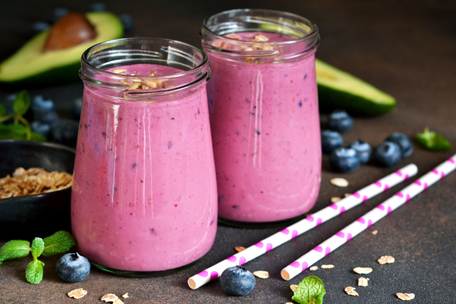 Smoothie cremos cu afine si banane