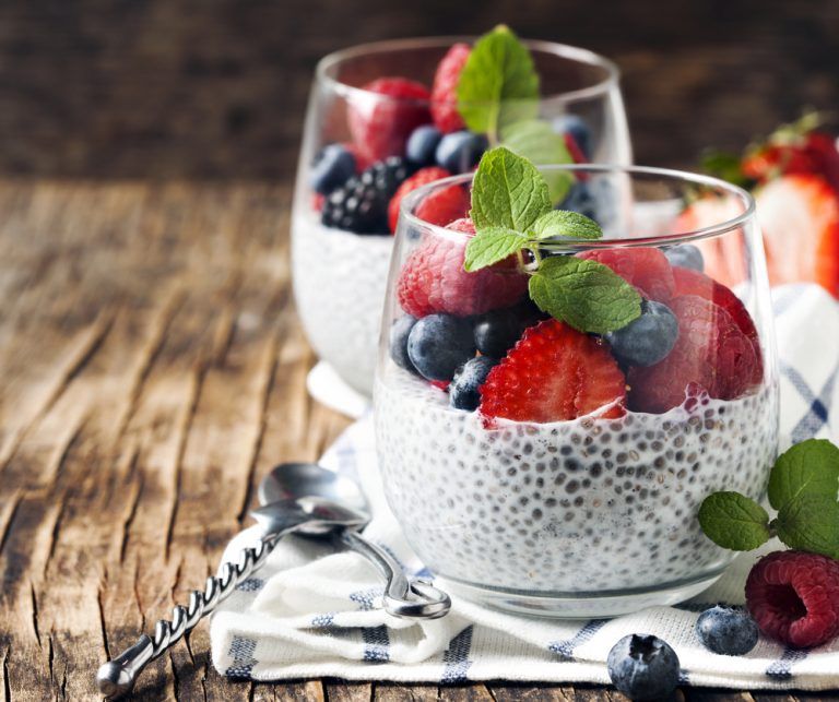 Un mic dejun hranitor si delicios - budinca de chia si lapte de cocos