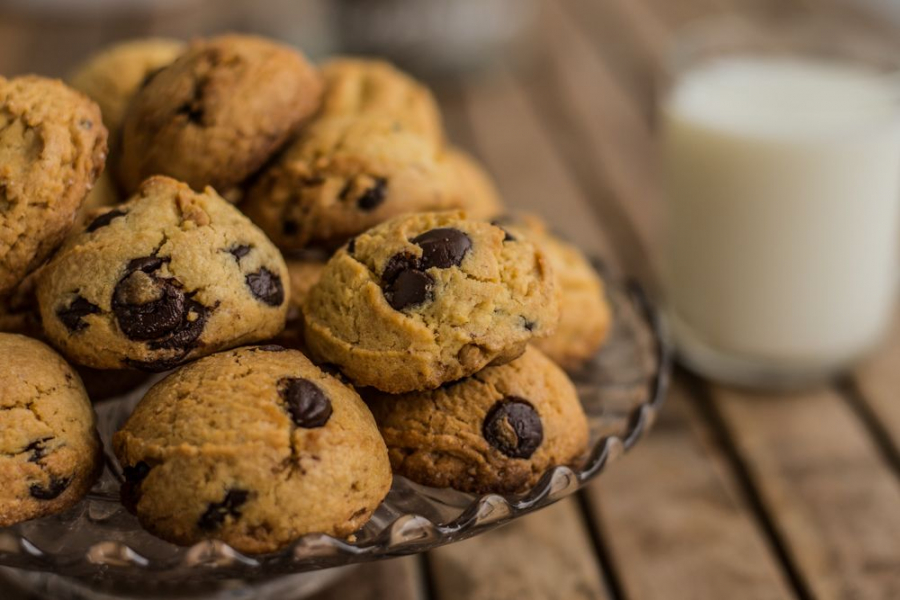 Biscuiti cu fulgi de ovaz si ciocolata
