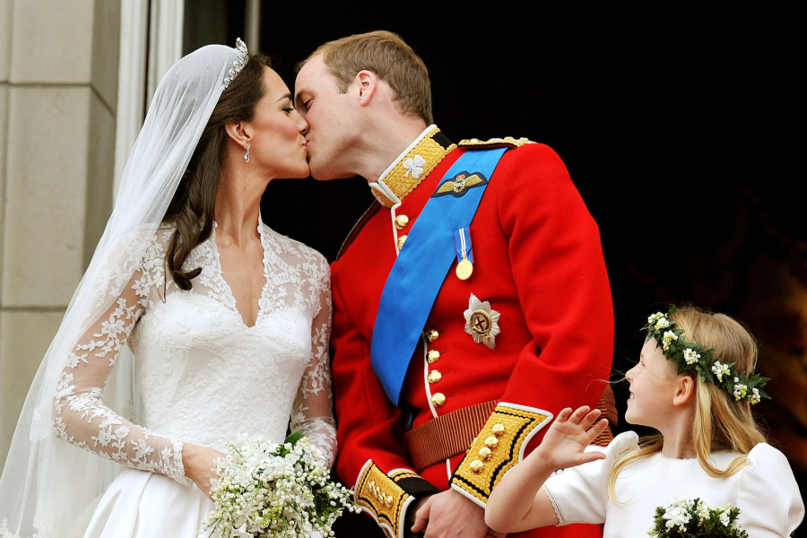 Kate Middleton si Printul William aniverseaza 9 ani de casnicie! 10 momente romantice ale Ducilor de Cambridge 