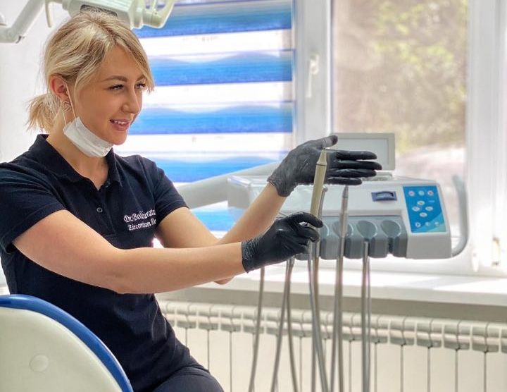 Totul despre detartraj! Medicul stomatolog, Ana Bolduratu: „Asa cum se intampla in cazul oricarei metode de tratament, exista atat avantaje, cat si dezavantaje.”
 