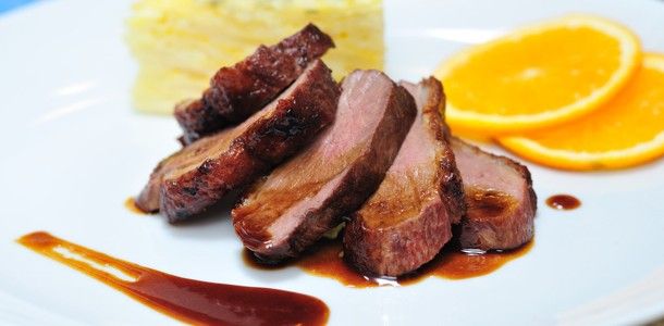 Piept de rata cu sos de rubarba -  un deliciu culinar