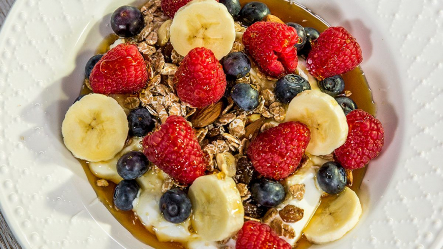 Incepe dimineata cu o gustare simpla si delicioasa - granola fara coacere