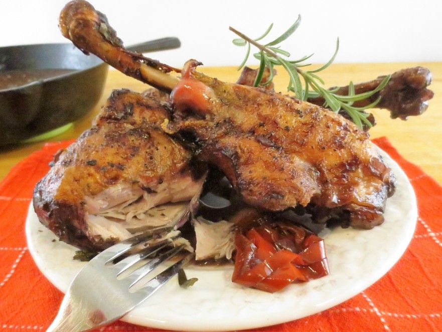 Pulpe de curcan cu sos de miere si ierburi aromatice
