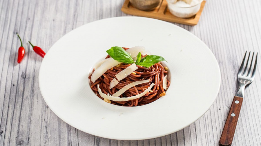 Spaghete fierte in vin rosu