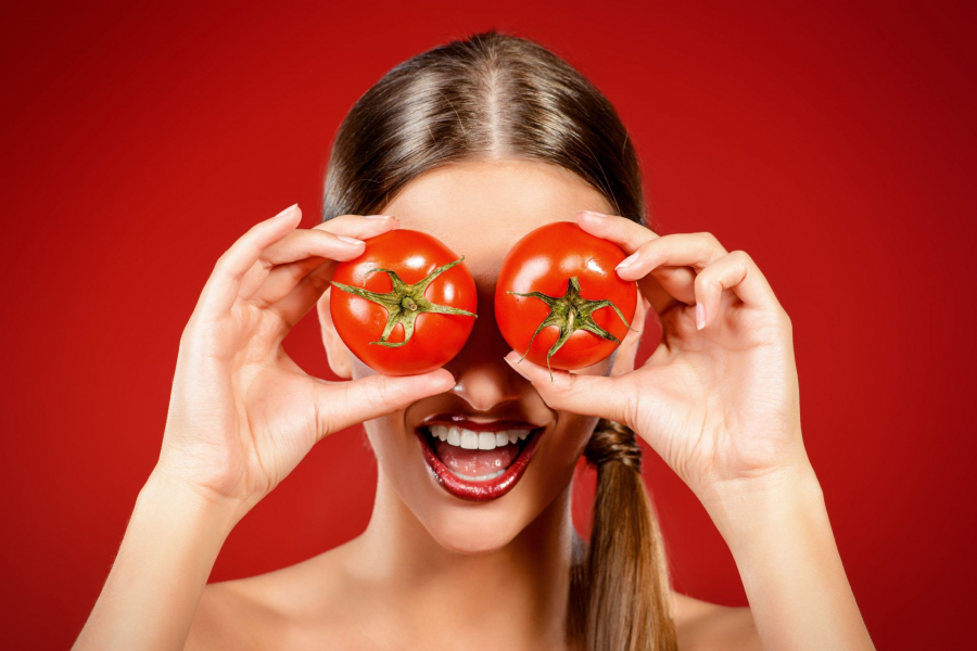 Iti doresti un ten luminos si frumos? Iata care sunt alimentele pe care trebuie sa le consumi