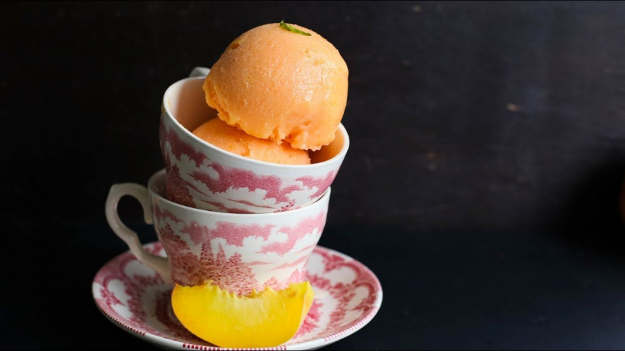 Sorbet de piersici - un desert racoritor
