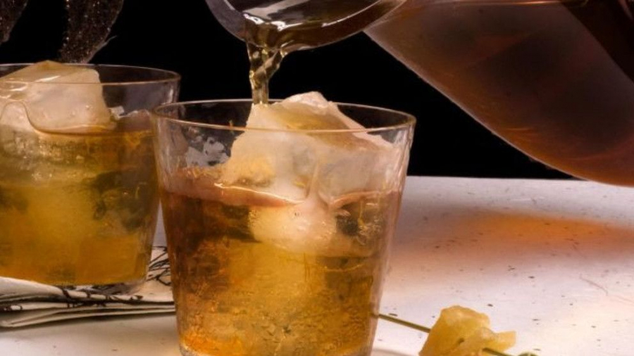 Preprara acasa cel mai delicios ceai rece 