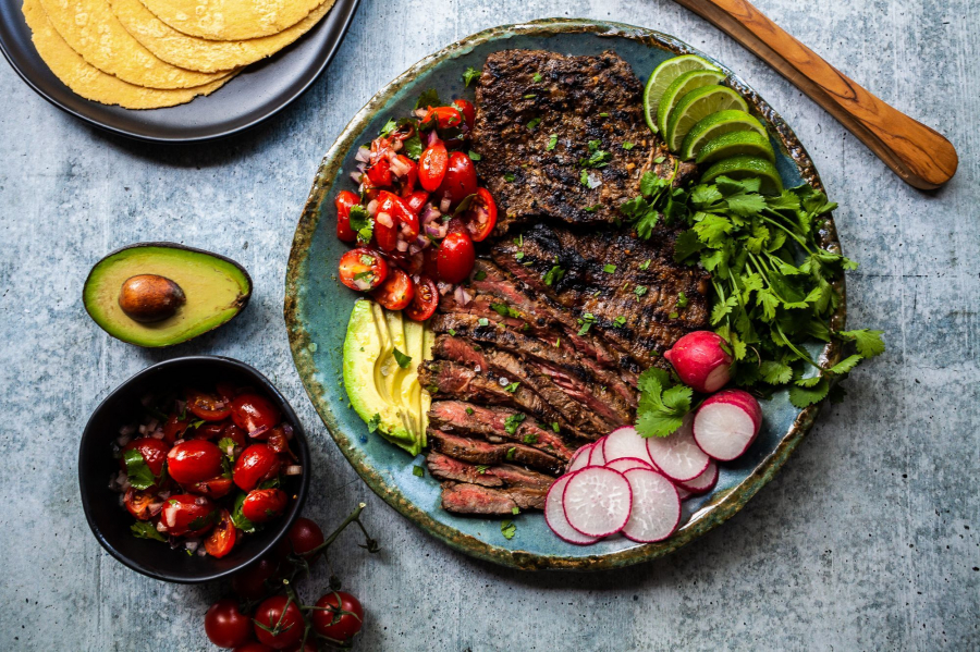 Nu trebuie sa consumi carne si primesti 40.000 de lei pe luna. Unde poti profita de aceasta oferta