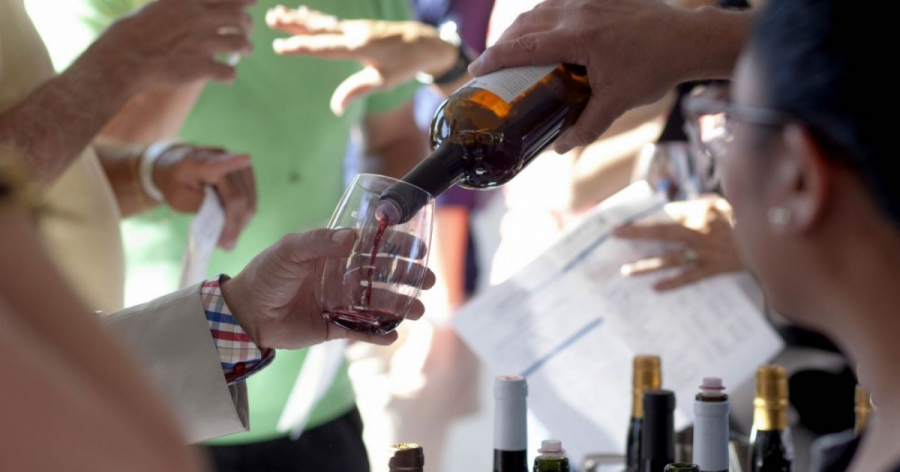 Cum sa deosebesti un vin original de cel falsificat. Pretul te poate ajuta