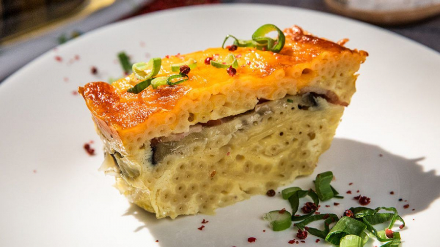 Budinca din paste cu vinete si bacon la cuptor