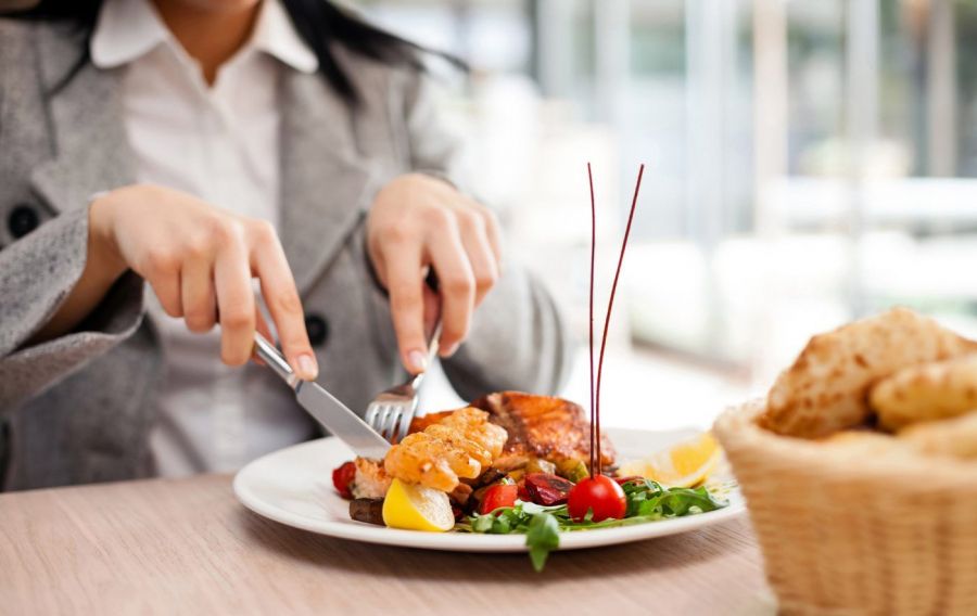 Un restaurant fast-food a renuntat la mancarea sanatoasa pentru ca nimeni nu cumpara produsele neprajite
