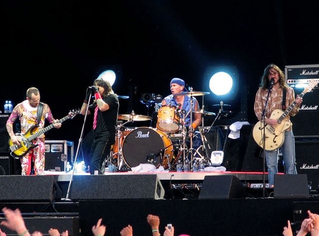 A murit fostul chitarist Red Hot Chilli Peppers, Jack Sherman! Ce mesaj emotionant i-a transmis trupa