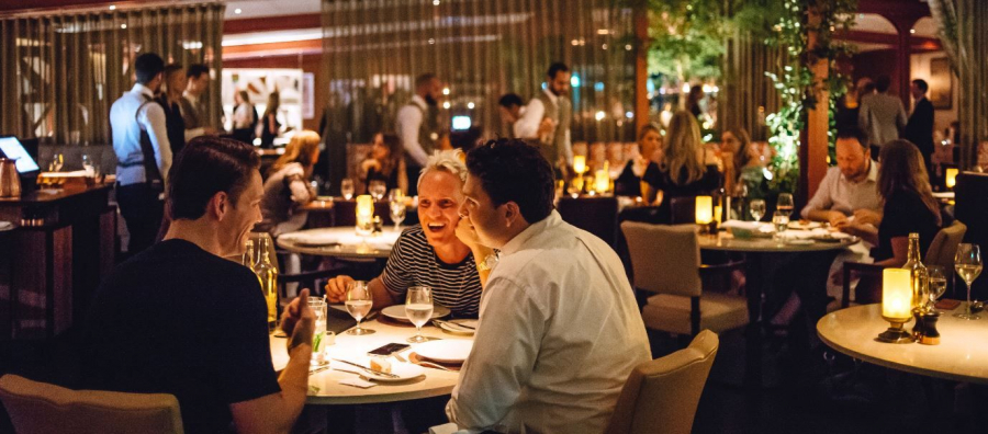 Un restaurant sugereaza clientilor sa se cantareasca inainte de a comanda mancare. Multor femei le-a placut ideea