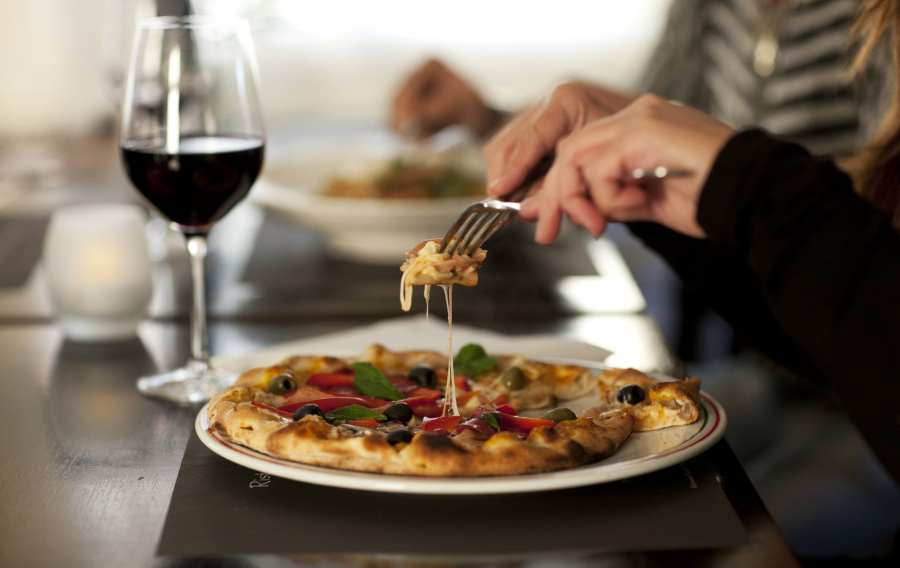 Portiile mari in restaurante nu sunt doar o problema americana, ci un fenomen global