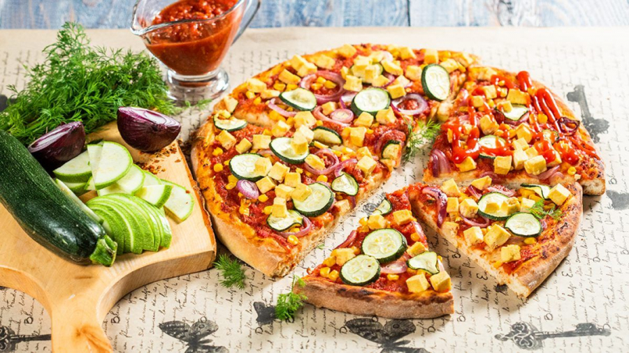 Pizza cu tofu si sos marinara - pentru cei cu gusturi deosebite