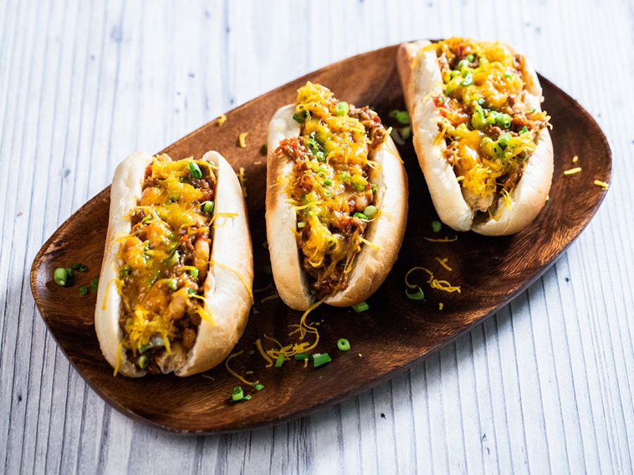 Hot dog in stil mexican - cu ceapa verde si fasole