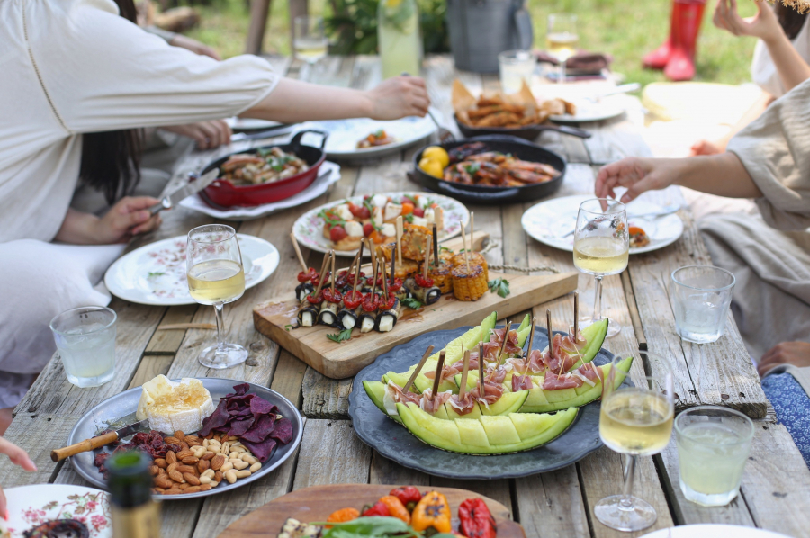 Unde poti manca sanatos si delicios in Chisinau? Vezi top 5 terase cu o ambianta placuta 