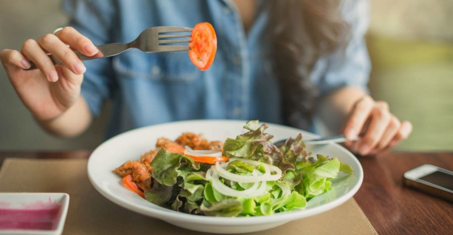 Gandirea pozitiva te ajuta sa ai o alimentatie echilibrata. Vezi sfaturile unui nutritionist