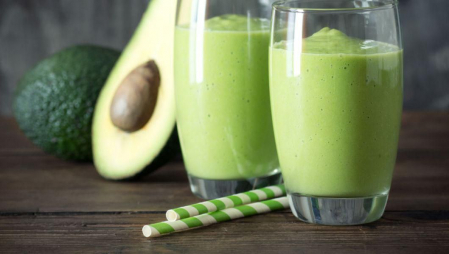 Bauturile sanatoase sunt un trend. Incearca smoothie cu migdale si avocado