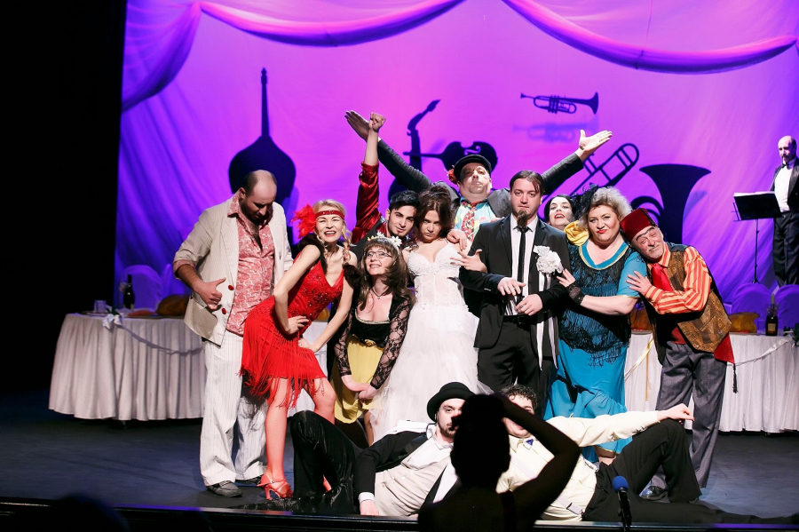Spectacole in aer liber - un nou mod de a expune arta. „Publicul este la fel de dornic de teatru.”