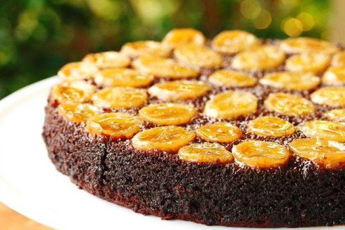 Desertul preferat de copii - placinta rasturnata cu banane. Vezi reteta mai jos