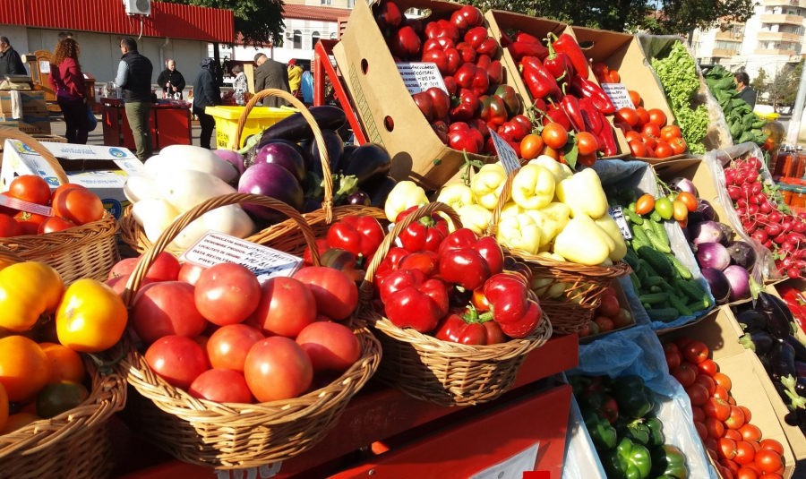 Producatori din intreaga tara si-au dat intalnire la un targ de toamna in Capitala. Iata pretul produselor 