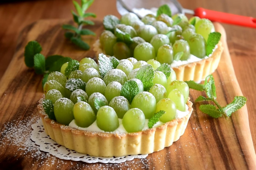 Toamna, indulceste-te cu mini galete din struguri si crema de branza