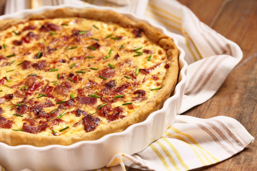 Incepe ziua frumos si delicios! Savureaza quiche cu sunca